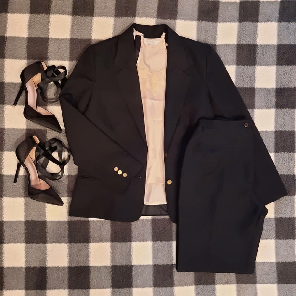 Gold Button Club Set~Vintage